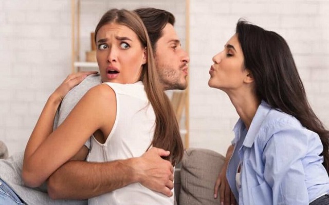 Mơ thấy hôn chồng cũ là sao Mơ thấy hôn chồng cũ là sao